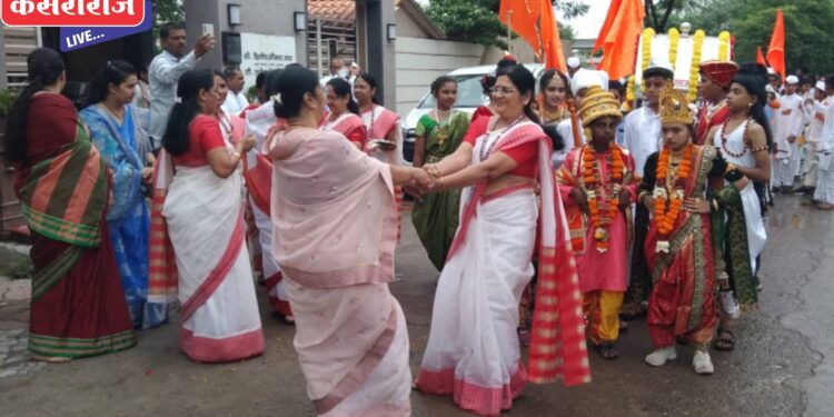 विठ्ठल नामाची शाळा भरली… शाळा शिकताना तहान भूक हरली..!