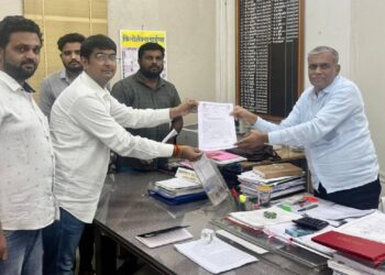 वाघूर विभागाचे कार्यकारी अभियंता गोकुळ महाजन यांच्यावर कारवाई करावी