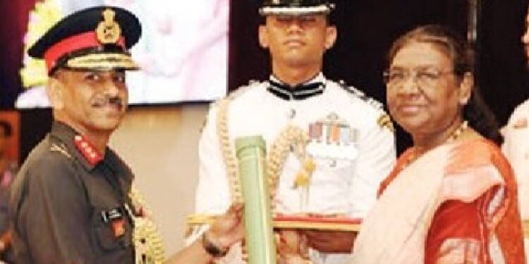 असोद्याचे लेफ्टनंट जगदीश चौधरी यांना राष्ट्रपतींच्या हस्ते “परम विशिष्ट सेवा पदक”
