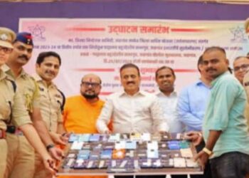 बसेस नियमित नसल्यामुळे संतप्त ग्रामस्थांचा ‘रास्ता रोको’