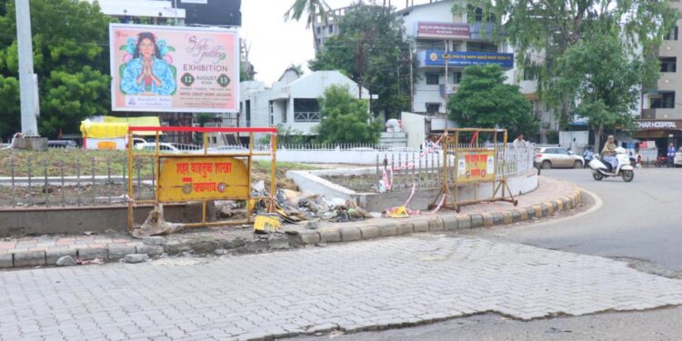 अमळनेर डीवायएसपी पथकाच्या सतर्कतेने ३७ मोबाईल सापडले