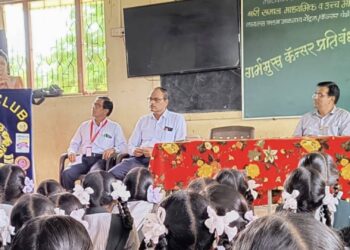 शिरसोली येथे बारी समाज विद्यालयात गर्भमुख कॅन्सर प्रतिबंधात्मक लसीकरण मार्गदर्शन