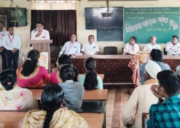 बारी समाज माध्यमिक व उच्च माध्यमिक विद्यालयात शिक्षक पालक संघाची सभा