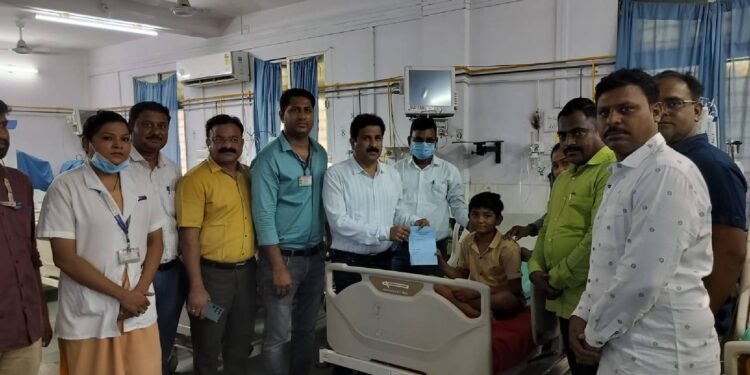 सर्पदंश झालेल्या बालकाला काढले मृत्यूच्या दाढेतून