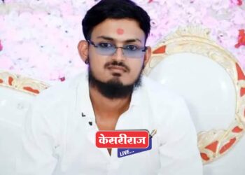 भरधाव दुचाकी दुभाजकाच्या खांब्यावर धडकली : तरुण ठार