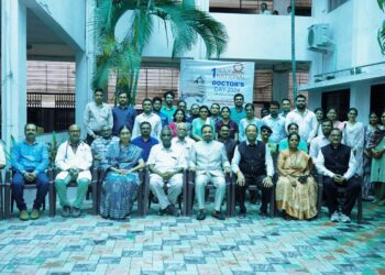 डॉ. उल्हास पाटील वैद्यकिय महा. व रूग्णालयात जागतिक डॉक्टर डे निमीत्‍त डॉ. बिधानचंद्र रॉय यांना अभिवादन, समर्पित व सेवावृत्‍ती जोपासण्याची घेतली शपथ