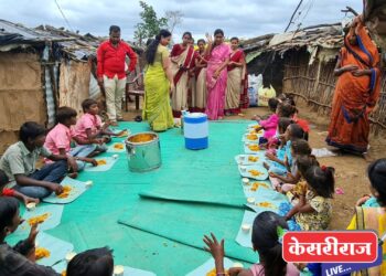 सेवा है यज्ञकुंड | समिधासम हम जले ||
