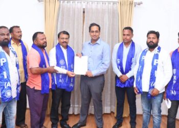 रेशन दुकानदारांना धान्यापासून वंचित शिधापत्रिकाधारकांना ऑफलाईन वाटपाची परवानगी द्यावी