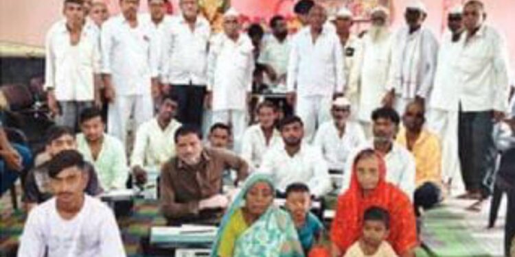 पंधराव्या वित्त आयोगाच्या निधीतून दिव्यांगांना साहित्याचे वाटप