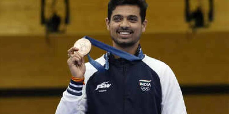 रेल्वेच्या तिकीट कलेक्टरने पटकावले ऑलिम्पिकमध्ये कांस्य पदक, कोल्हापूरमध्ये जल्लोष