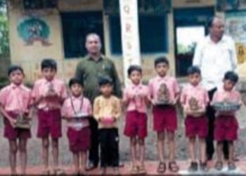 शिक्षण सप्ताहात विद्यार्थ्यांचे विविध कलागुण सादरीकरण