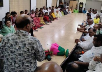 आगामी निवडणुकांसाठी तुम्ही मला साथ द्या, मंत्री गुलाबराव पाटील यांची कार्यकर्त्यांना साद