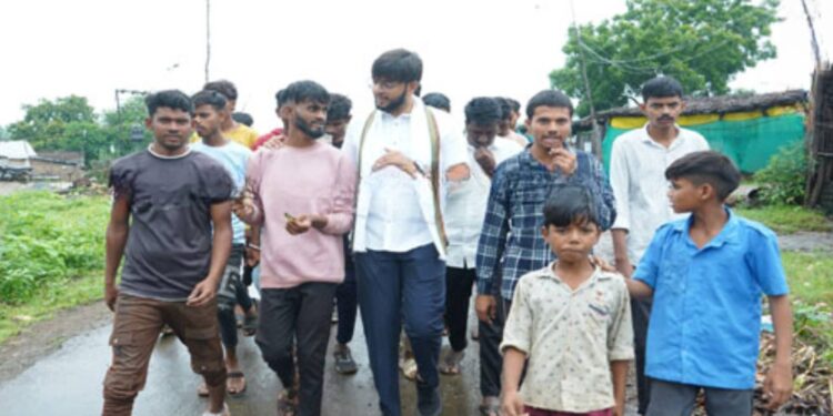 काँग्रेसचे धनंजय चौधरी यांच्या कृतज्ञता यात्रेला रावेर तालुक्यात सुरूवात