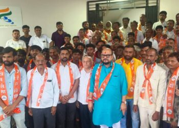 धरणगाव तालुक्यातील तरुणांचा शिवसेनेत प्रवेश :पालकमंत्र्यांच्या नेतृत्वावर विश्वास