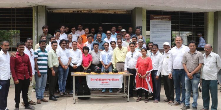 प्रेस फोटोग्राफर फाऊंडेशनच्या उपक्रमांचे मान्यवरांकडून कौतुक