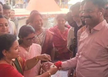 आमदार किशोर पाटील यांना वैशालीताई सूर्यवंशी यांनी बांधली राखी