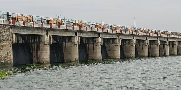 गिरणा प्रकल्प ७४ टक्के भरला : नागरिकांनी वस्तू स्थलांतरित करण्याच्या सूचना..!