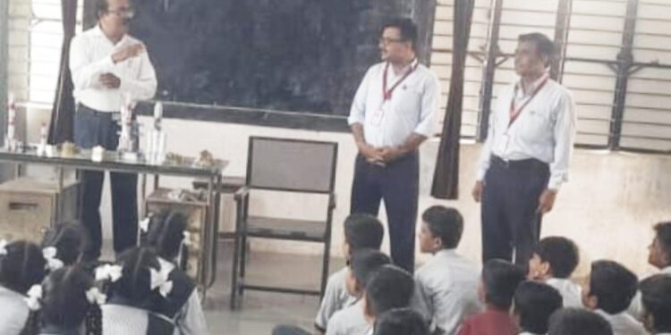 बारी विद्यालयात राष्ट्रीय अंतराळ दिन उत्साहात, विद्यार्थ्यांनी सादर केल्या प्रतिकृती