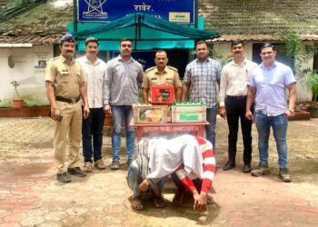 ट्रॅक्टरच्या बॅटऱ्या चोरणाऱ्या दोघा चोरट्यांना अटक