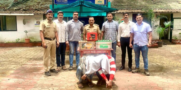 ट्रॅक्टरच्या बॅटऱ्या चोरणाऱ्या दोघा चोरट्यांना अटक
