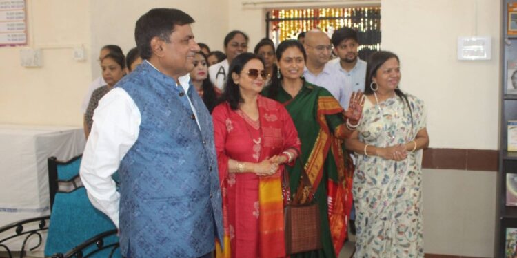 मध्य रेल्वेचे महाव्यवस्थापक आर. के. यादव यांची भुसावळ रेल्वे विभागाला भेट