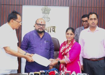 पालकमंत्री गुलाबराव पाटील यांचे हस्ते दिले ४ लाभार्थ्यांना कार्य प्रशिक्षण आदेश