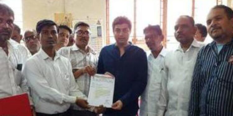 आ. भोळेंनी पीठ गिरणी चालकांच्या प्रश्नांना फोडली वाचा