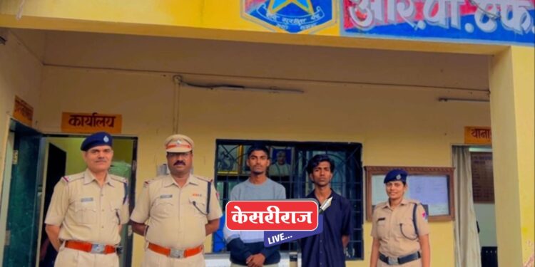 रेल्वेत मोटारमनच्या केबिनमध्ये रिल्स बनवणाऱ्या तरुणांना पोलिसांनी केली अटक