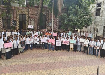 कोलकाता येथील घटनेच्या निषेधार्थ ‘जीएमसी’ला डॉक्टरांचे बेमुदत कामबंद