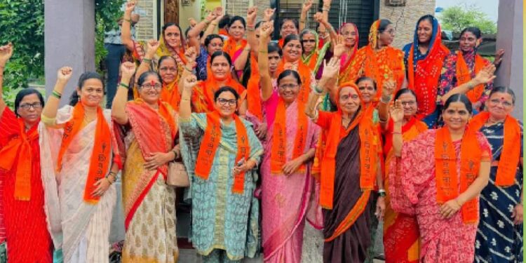 भडगावच्या महिला शिवसेना-उध्दव बाळासाहेब ठाकरे पक्षात दाखल !