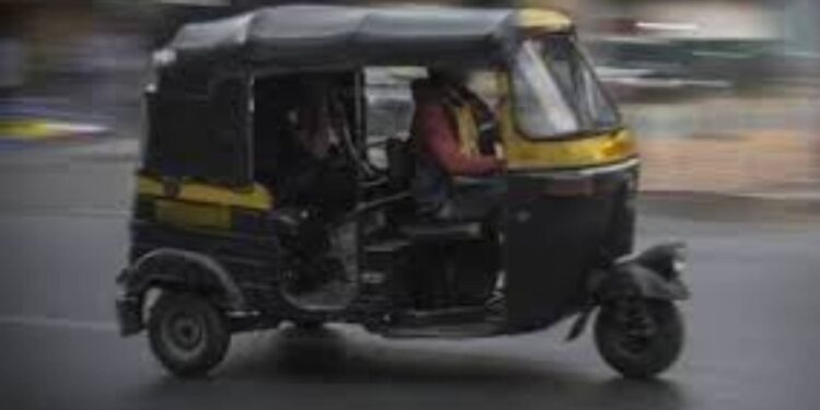 वयोमर्यादा निश्चित ;१५ वर्षे झालेल्या ऑटोरिक्षाला मिळणार नाही योग्यता प्रमाणपत्र !