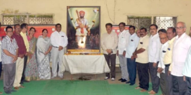 संत नरहरी महाराज यांची जयंती जळगाव शहरात उत्साहात