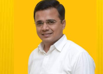 किरण लाडवंजारी यांना गुणवंत कर्मचारी पुरस्कार जाहीर