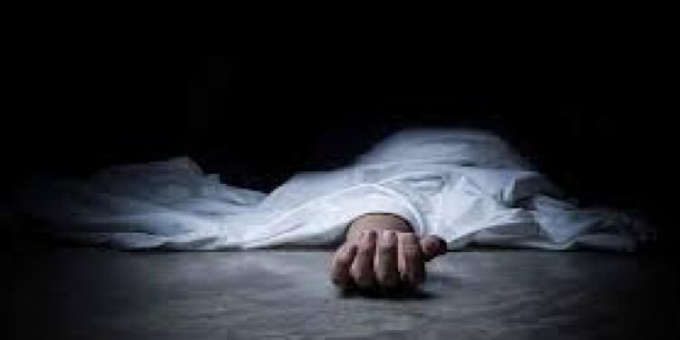 अनोळखी पुरुषाचा मृतदेह नाल्यातील पाण्यात आढळला