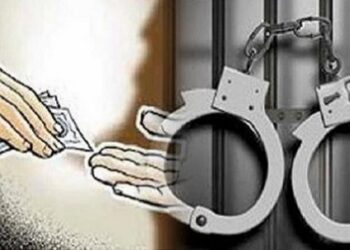 बीएचआर पतसंस्थेच्या अवसायकासह वसुली अधिकाऱ्याला दीड लाख रुपयांची लाच घेताना अटक