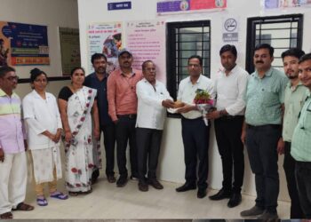 वाकडीच्या प्राथमिक आरोग्य केंद्रात प्रथमच पुरुष नसबंदी शस्त्रक्रिया उत्साहात