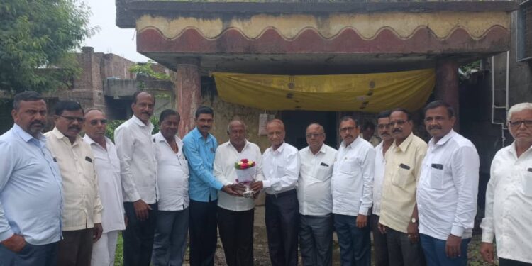 कैलास सानप यांची चिंचोली विकासोच्या चेअरमनपदी निवड