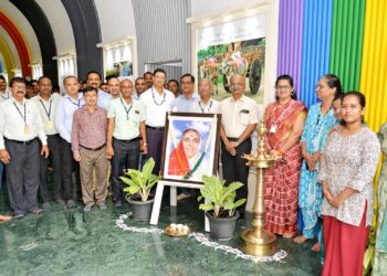 स्व. कांताई जैन यांच्या १९ व्या स्मृतिदिनी ५०७ सहकाऱ्यांनी केले रक्तदान