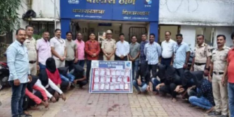 रेल्वेचे तिकीट काढून देण्याचे आमिष दाखवून लुबाडणार्‍या बिहारी टोळीचा पर्दाफाश