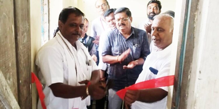 बारी समाज माध्यमिक व उच्च माध्यमिक विद्यालयात आरओ वॉटर सिस्टीमचे उद्घाटन