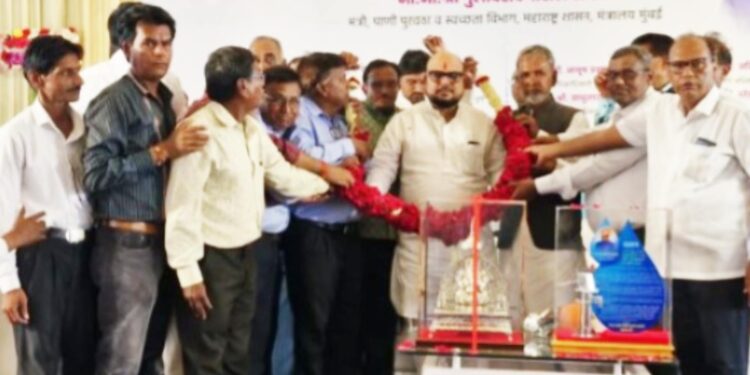 तुम्ही सन्मानातून दिलेल्या शालीची ऊब विसरणार नाही : पालकमंत्री गुलाबराव पाटील