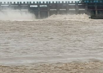 हतनूरचे २० दरवाजे उघडले, पाणलोट क्षेत्रात २०६.४ मिलिमीटर पाऊस