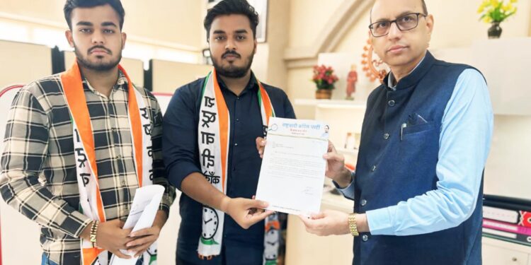 विद्यार्थ्यांसाठी वाहतूक सुविधा उपलब्ध करून द्यावी