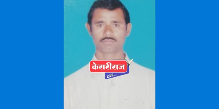 कर्जबाजारी शेतकऱ्याची शेतातच गळफास घेऊन आत्महत्या