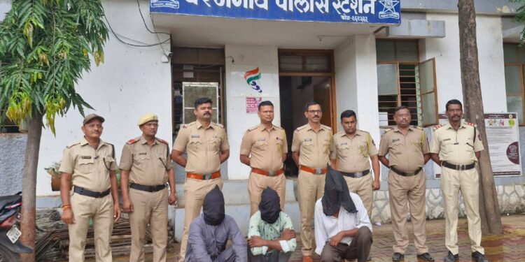 ट्रकचोरीमध्ये फिर्यादीच निघाला आरोपी, दोन चोऱ्यांमधील ४ संशयीतांना अटक