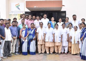 गौरीपुजनाच्या मुहूर्तावर शंभरावर कुटुंब नियोजन शस्त्रक्रिया