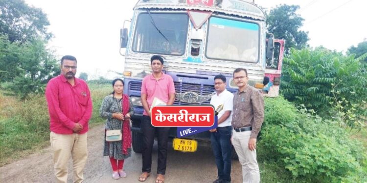 गुजरात राज्यातून आलेले बनावट खत गुणवत्ता नियंत्रण विभागाच्या भरारी पथकाने पकडले