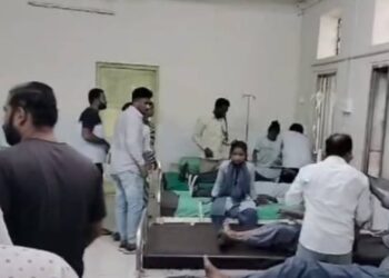 विद्यार्थ्यांना भंडा-याच्या जेवणातून विषबाधा, ५० पेक्षा अधिक जणांवर उपचार सुरू