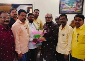 श्री गोविंद महाराज यांच्या सप्ताहनिमित्त पालकमंत्री गुलावराव पाटील यांच्याकडून मदत