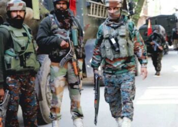 शाळेच्या इमारतीत लपलेल्या तीन दहशतवाद्यांचा खात्मा